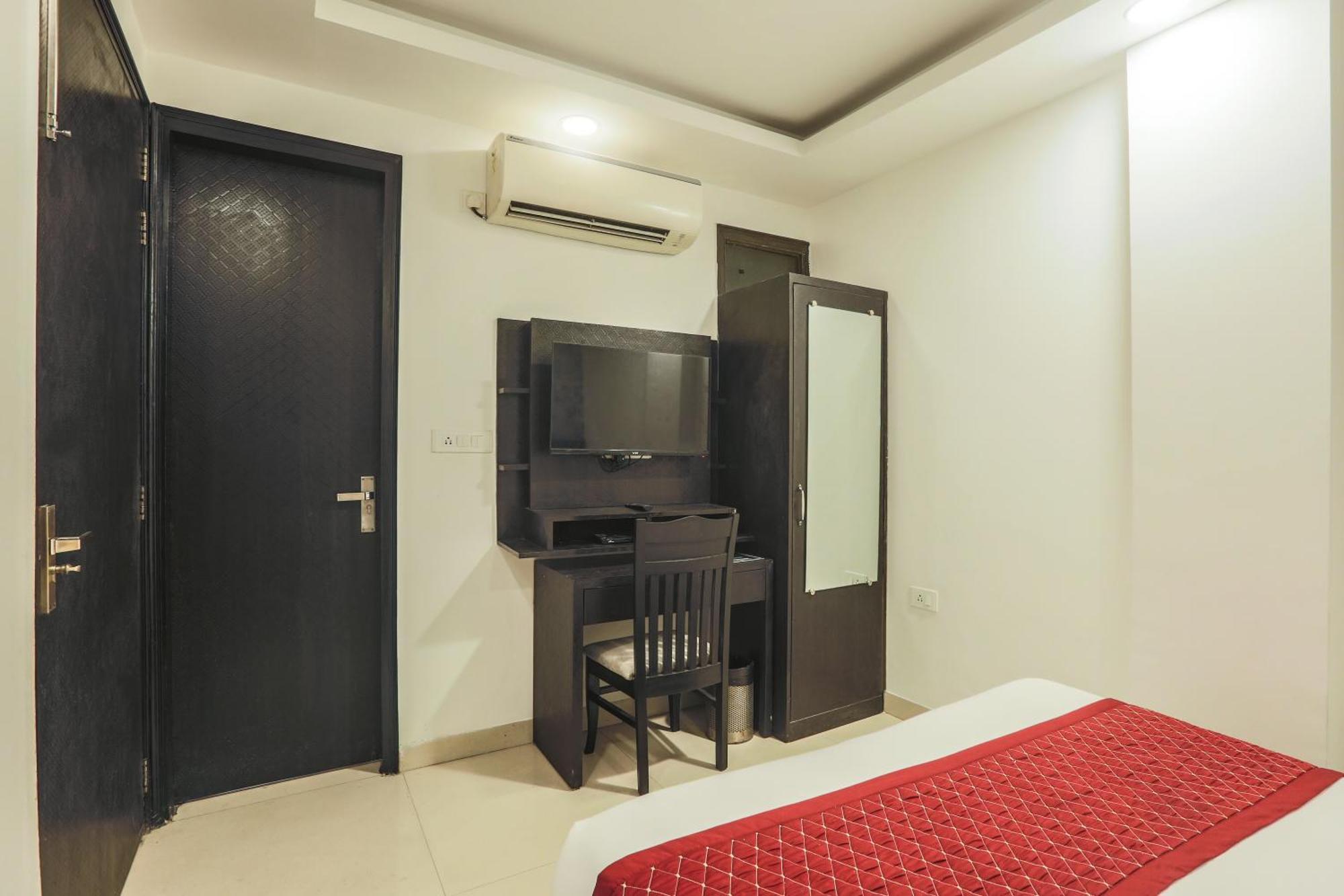 ניו דלהי The Atlantes Suite Near Delhi Airport מראה חיצוני תמונה